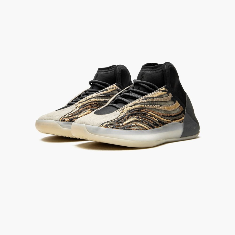 Amber Tint YEEZY QNTM Size 8.5